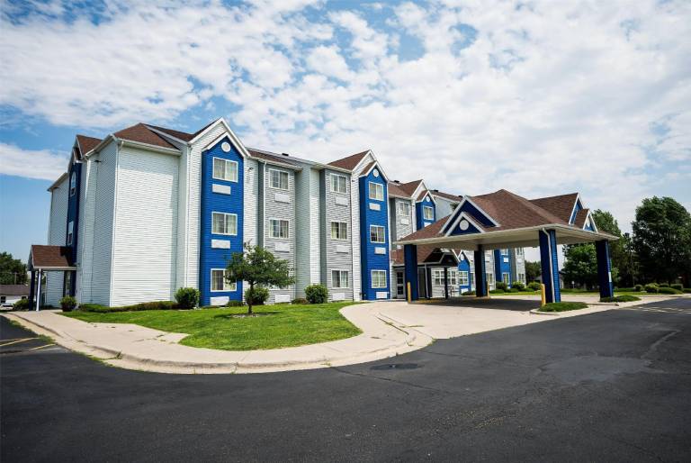 Microtel Inn & Suites by Wyndham Cheyenne — photo 2