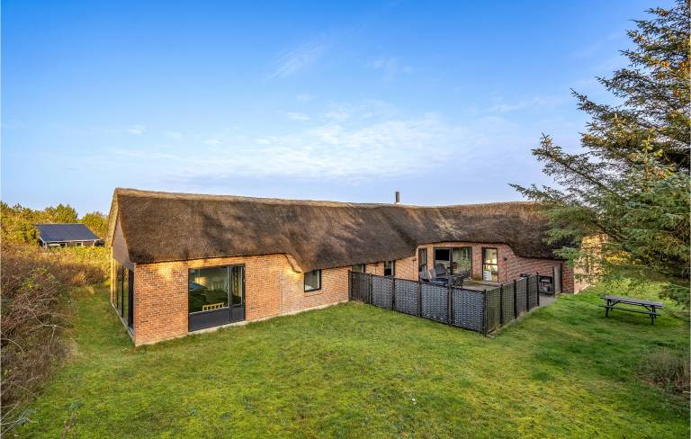 Ferienhaus mit Pool in Søndervig, Nordsee f&uuml;r max. 14 Personen