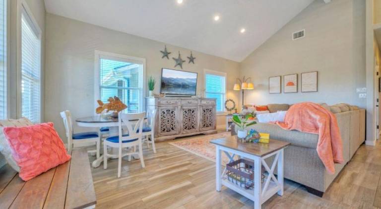 Fully equipped house with pool & grill | Beach nearby | Pets are welcome — photo 2