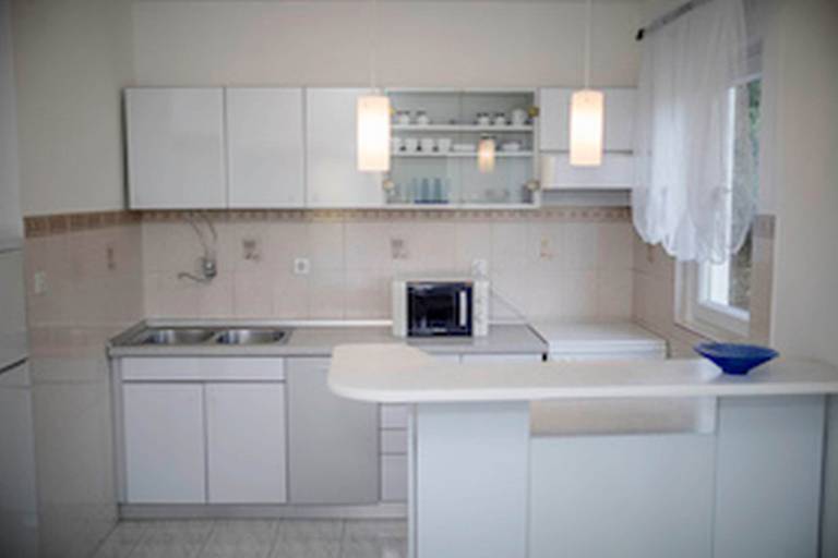 Rental apartment with BBQ, terrace & yard | Sea view — photo 5