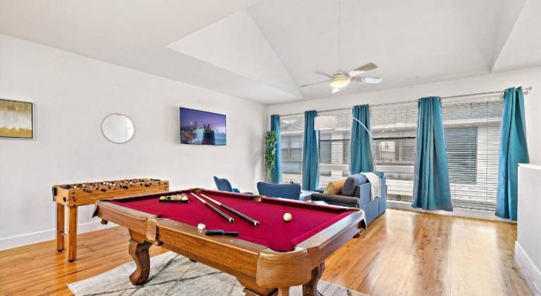 Houston Getaway by Downtown Pool Table Pets in Houston, TX