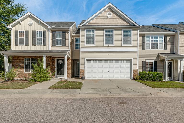 Centrally Located Raleigh Townhome w Pool Access