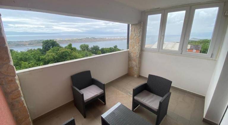 Lovely serviced apartment with patio & grill | Pets allowed — photo 5