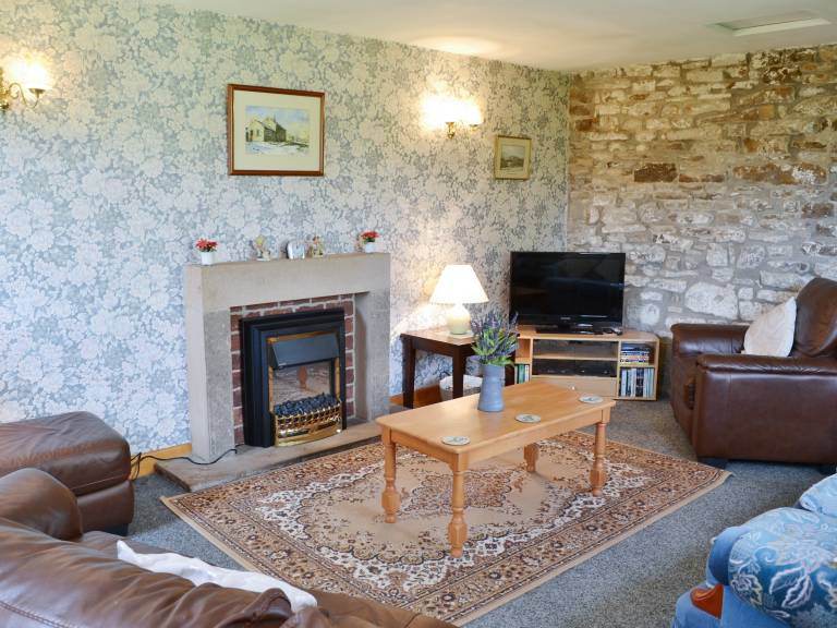 Family-oriented cottage with garden & grill | Pets allowed — photo 3
