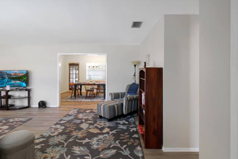 Delightful 2 BR / 2 BA Home in West Bradenton - Sans Souci — photo 4