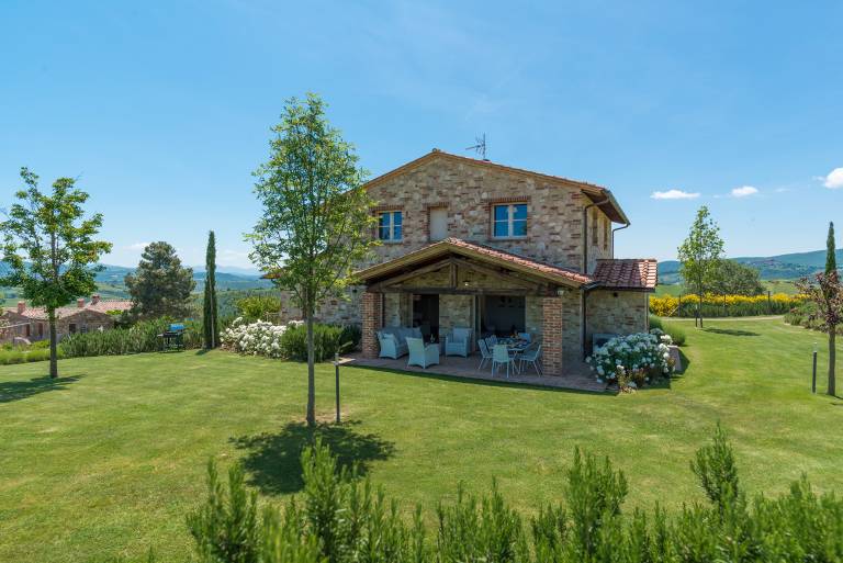 Villa with garden, barbecue & private pool | Pool view | Dogs allowed in Terni