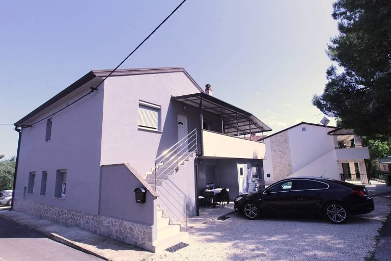 Apartment with BBQ — photo 5