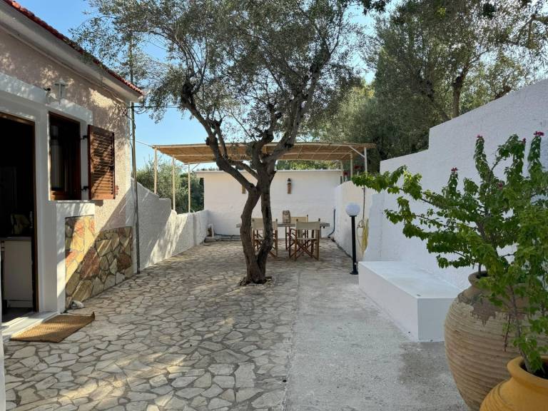 Holiday apartment above the beautiful Peroulia beach, wifi Messenia, Peloponnese — photo 4