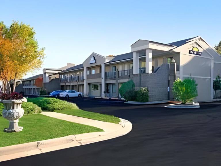 Days Inn by Wyndham Raleigh Glenwood Crabtree