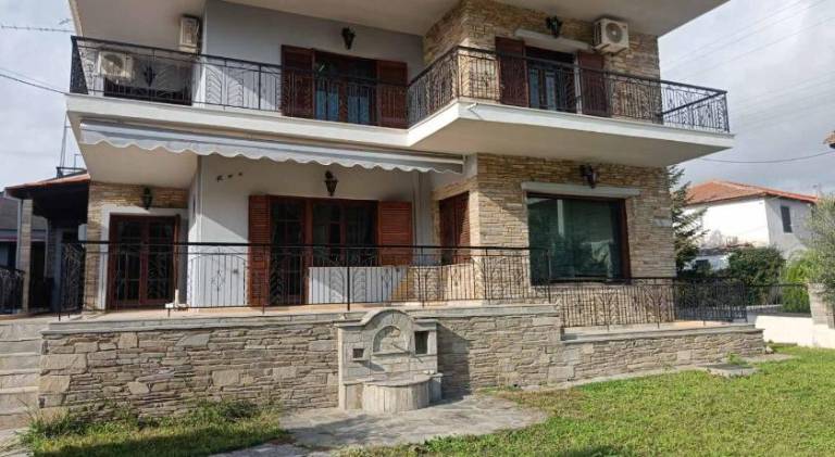 Vacation home with patio in Kavala