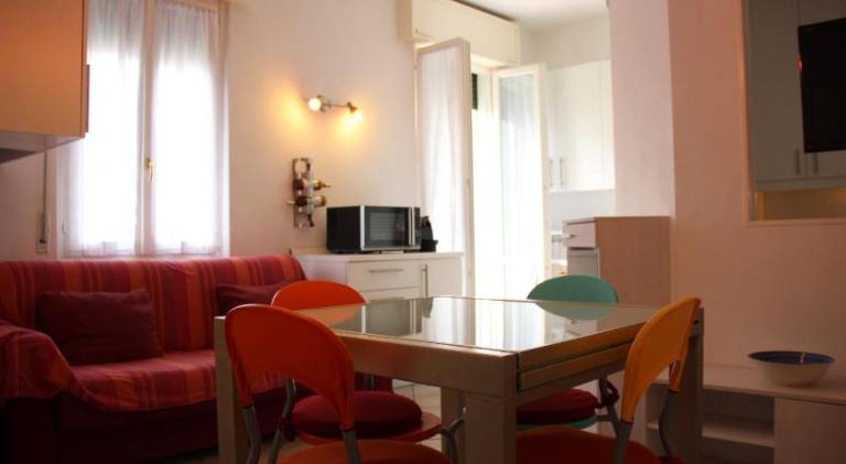 Vacation home with 1 room for 4 persons in Pozzolengo