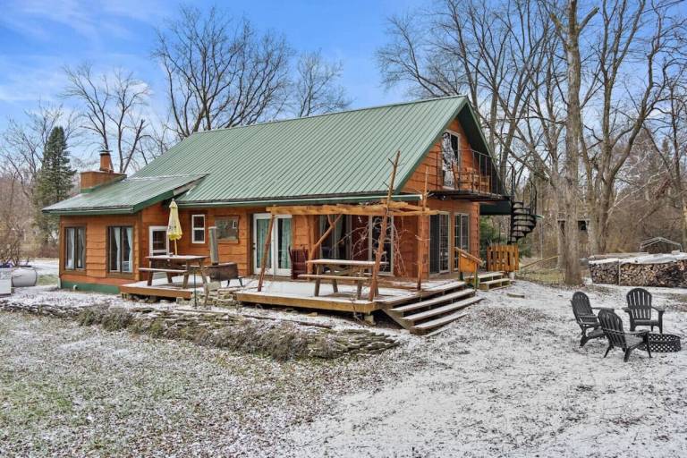 Cabin  Milwaukee River Parkway