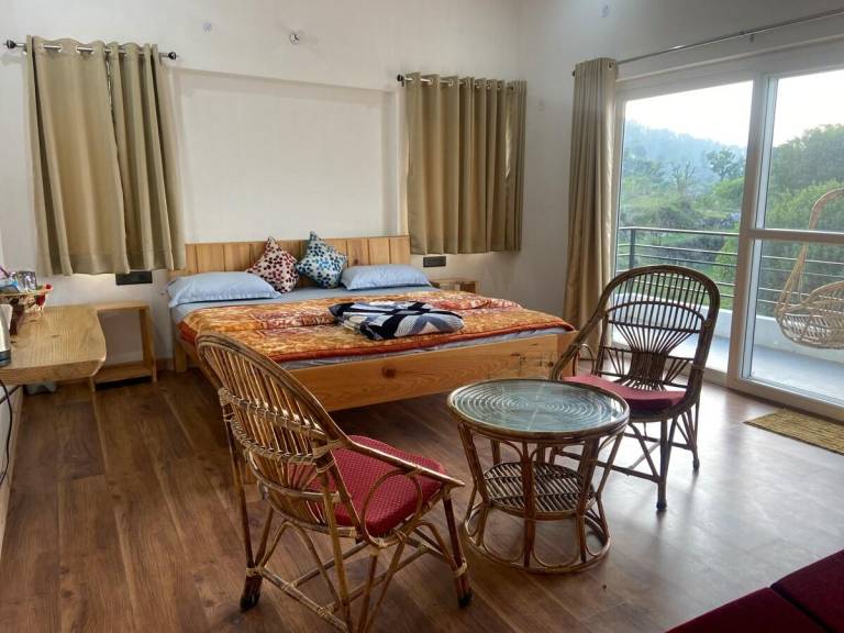 Villa with barbecue & yard | Pet-friendly — photo 2