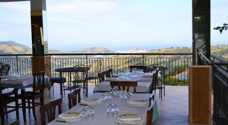 Children-friendly lovely farm with barbecue, pool & terrace | Dogs allowed — photo 3