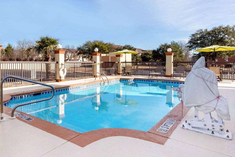 Quality Inn & Suites Montgomery East Carmichael Rd — photo 4
