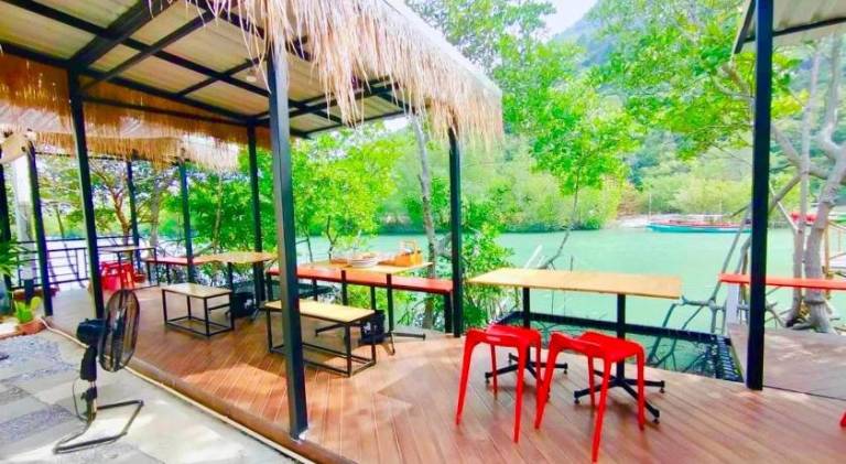 บ้านพักชายคลอง @บางปู สามร้อยยอด — photo 4