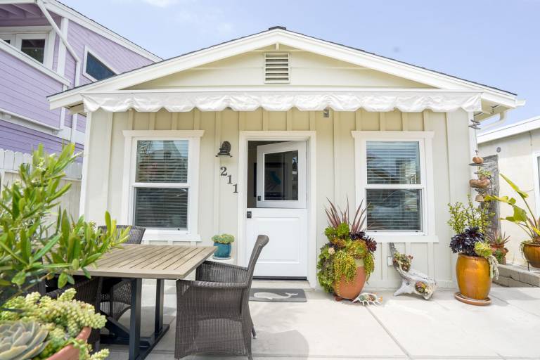 Cabin  Laguna Beach