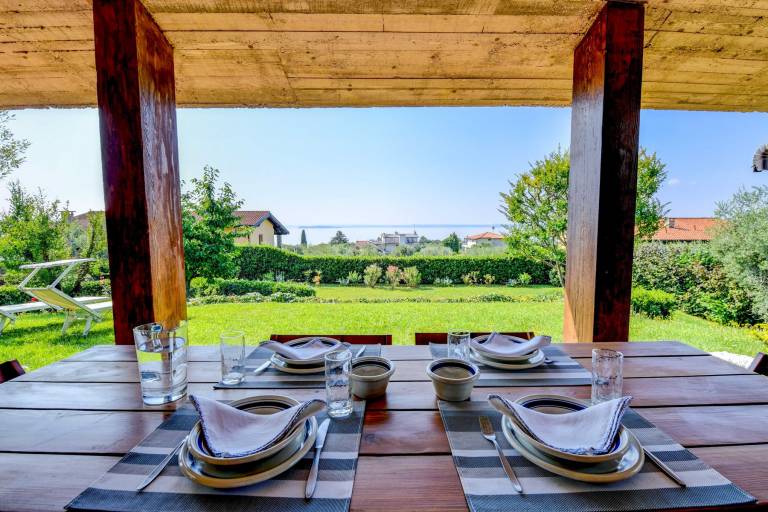 Villa with grill, terrace & yard — photo 4
