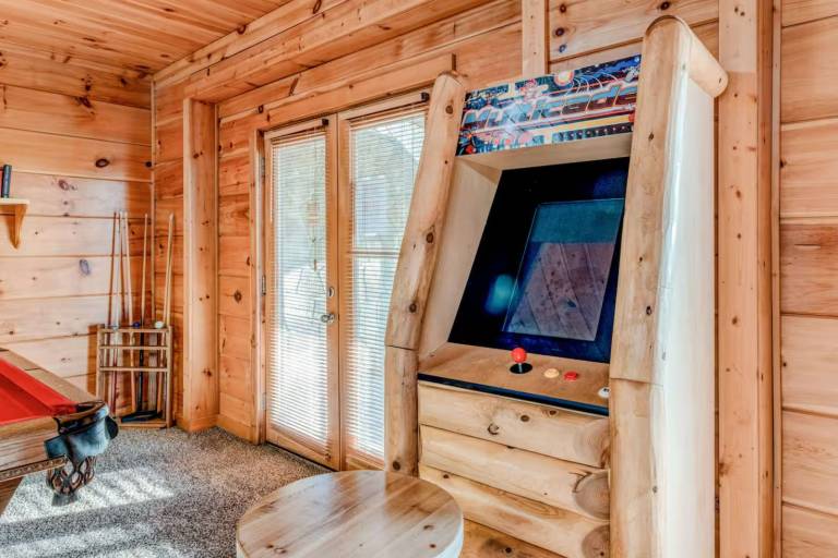 Nature's Hideaway - Retreat to Scenic Vistas, Hot Tub Soaks & Games Just 15 Minutes from Downtown! — photo 5