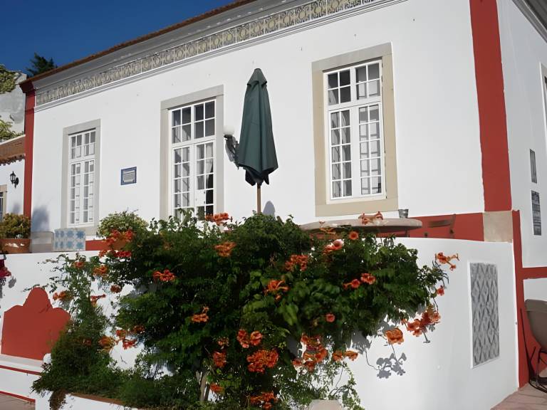 Family-friendly villa with yard & patio | Pets allowed in Setubal
