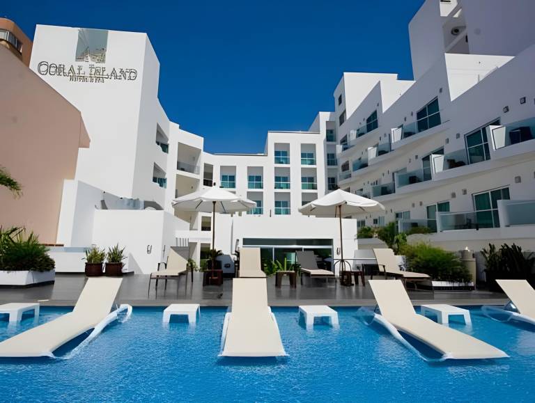 Coral Island Beach View Hotel in Mazatlán