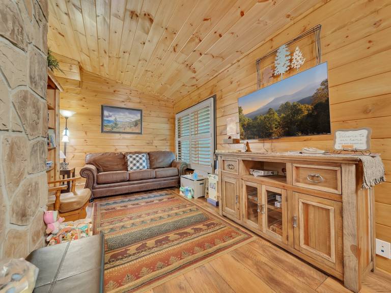Child-friendly cabin with private pool | Dogs allowed in Pigeon Forge, TN