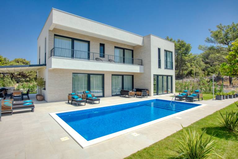 Luxury Villa Touch of Art with Pool — photo 4