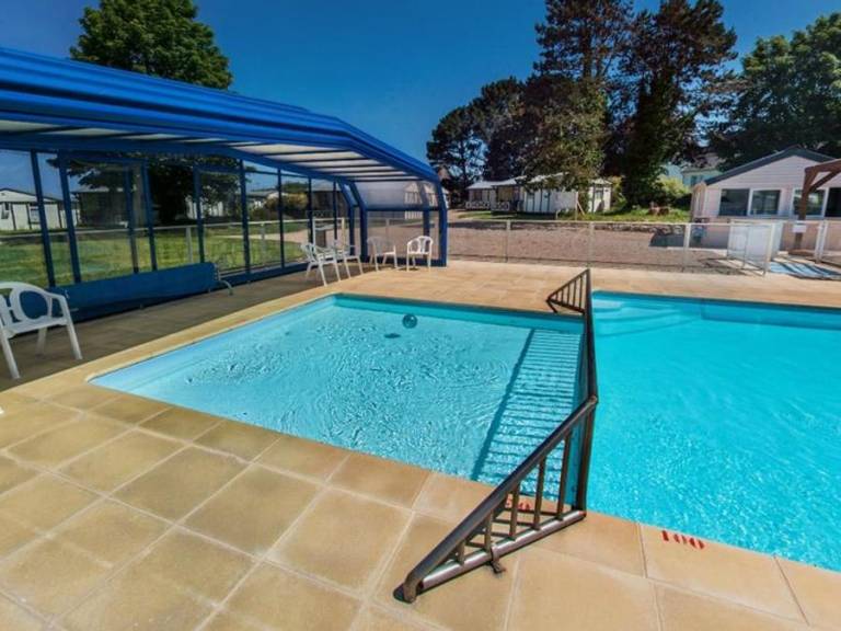 House with heated pool — photo 3