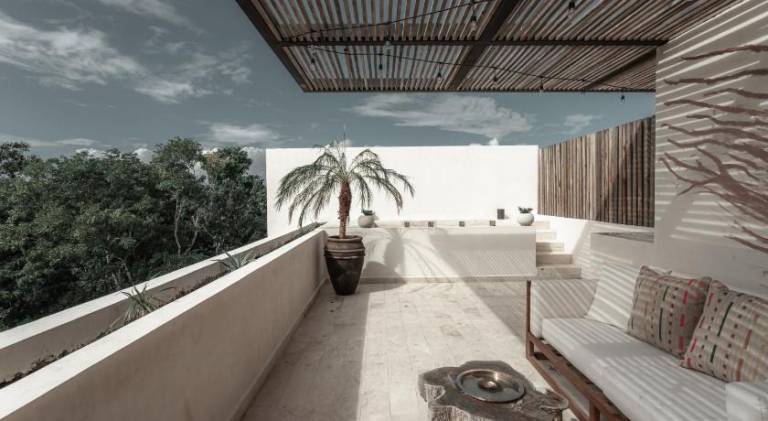 Apartment with private pool, yard & jacuzzi — photo 5