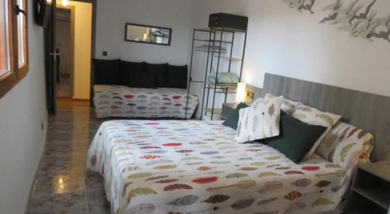 Vacation home with garden, terrace & grill in Zaragoza