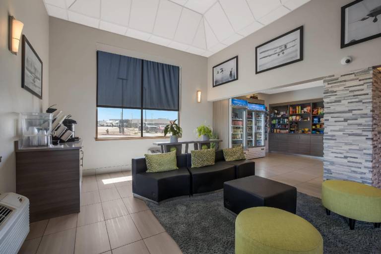 Hotel 28 Boise Airport, an Ascend Collection Hotel — photo 5