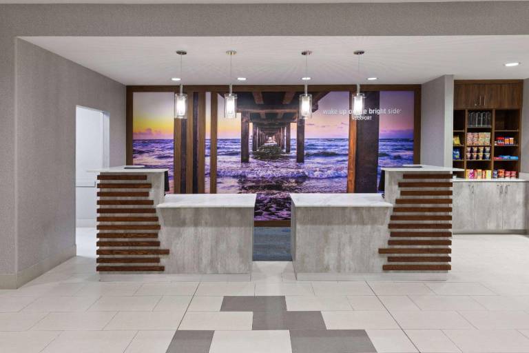 La Quinta Inn & Suites by Wyndham Rockport - Fulton — photo 3