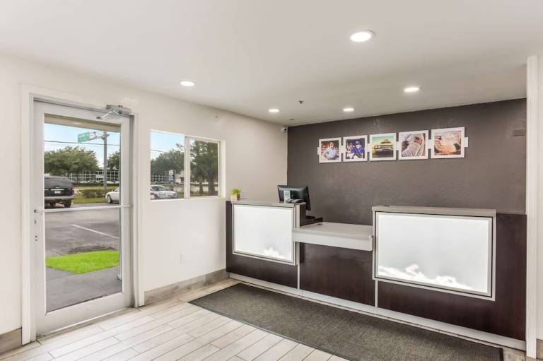 Motel 6 Jacksonville FL South