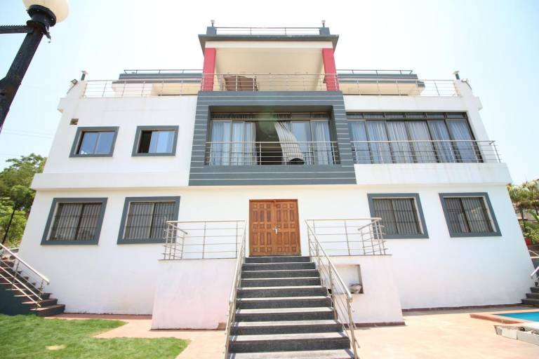 Fully equipped villa with jacuzzi, yard & barbeque | Dogs allowed — photo 5