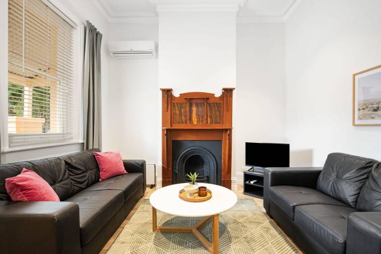 Beachside Cottage Glenelg Sth Pets Welcome