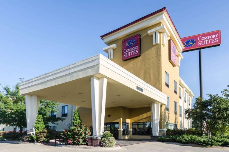 Comfort Suites Salina South in Salina, KS