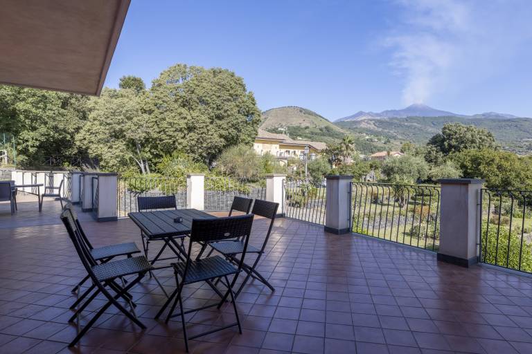 Villa Vulcano tra l Etna e il mare