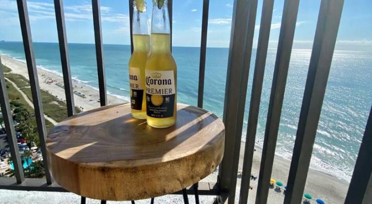 Rental apartment with hot tub & pool in Myrtle Beach, SC