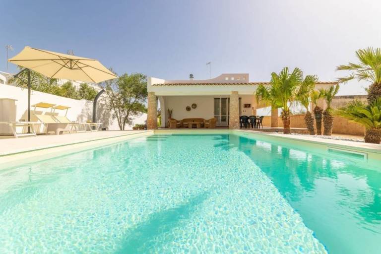 Fully equipped ample villa with terrace, garden & private pool | Pet-friendly — photo 2