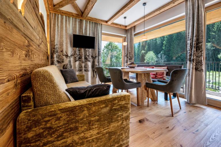 Chalet "Dolomites Villa Anita" with Mountain View, Private Terrace & Wi-Fi — photo 3