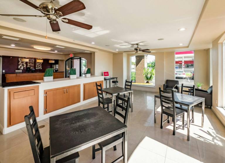 Red Roof Inn Orlando South - Florida Mall — photo 3