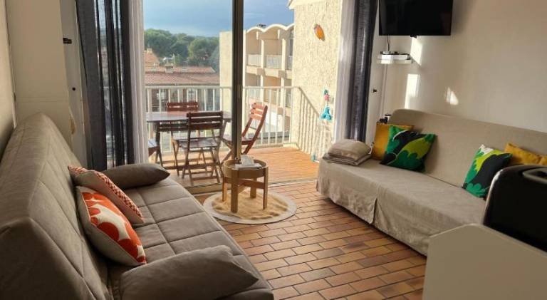 Apartment with 1 room for 4 persons — photo 2