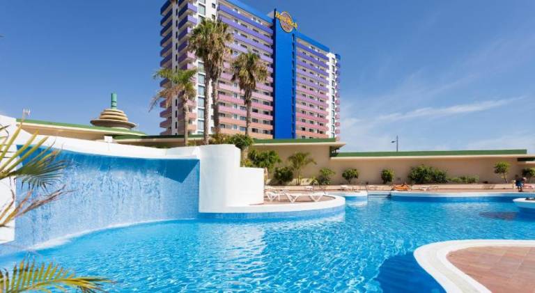 Holiday apartment with terrace, garden & private pool — photo 4