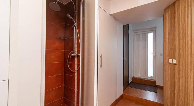 Stylish & Cozy Uzupis Apartment by URBAN RENT — photo 3