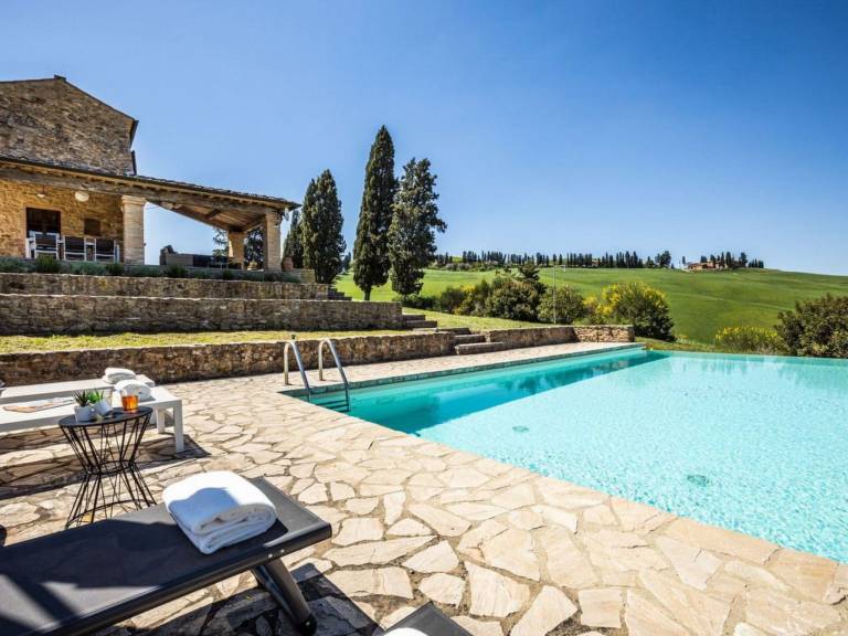 House with barbeque, yard & private pool — photo 3