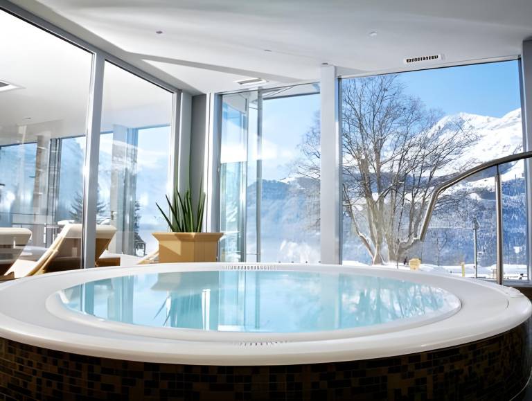 Serviced apartment with jacuzzi, patio & sauna | Next to the ski | Pets allowed — photo 2
