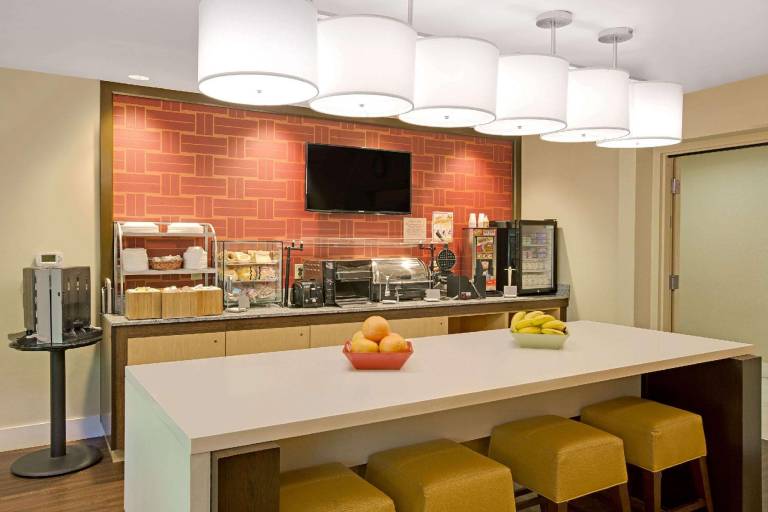 Suburban Studios Charlotte - Executive Park — photo 4