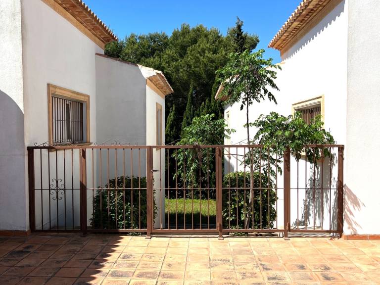 Vacation home with garden, patio & private pool — photo 3