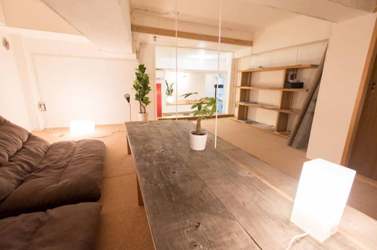Plumhostel