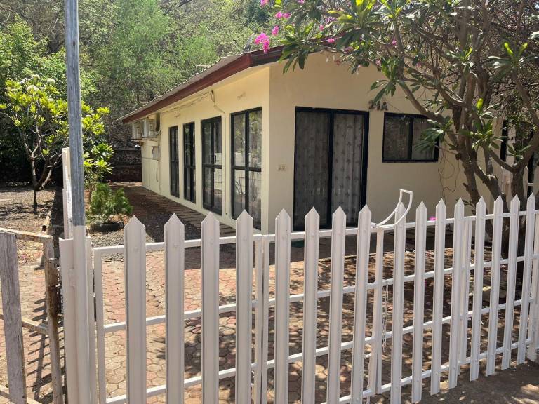 House Kalamboli Tarf Waredi